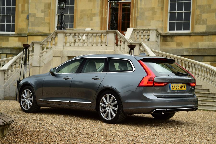  Volvo V90 D5 Inscription 2016 года  (UK) (фото 8 из 16)